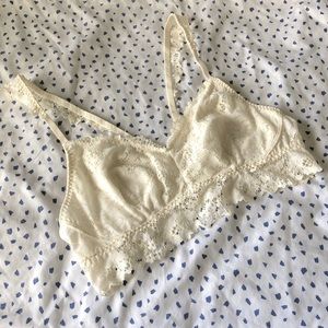 CREAM LACE BRALETTE